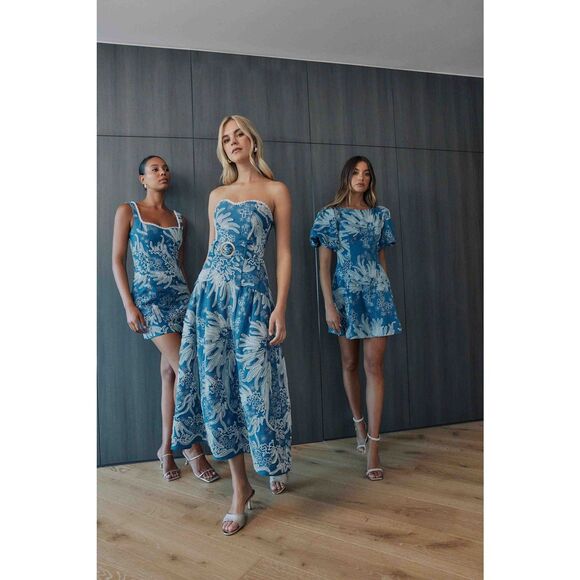Elliatt Anneliese Strapless Midi Dress in Blue size M Belt Missing!!! - Picture 1 of 7